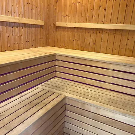 Mit 6 Schlafzimmer Und Sauna Ovs 116 Apartman